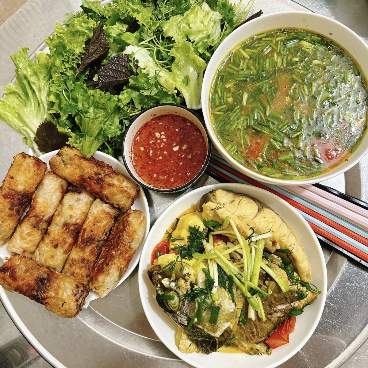 Những 'mâm cơm nhà giàu' của gia đình ba thế hệ - Ảnh 5.