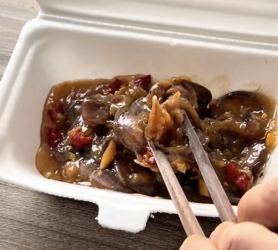 Mặt vị khách Tây Mặt vị khách Tây