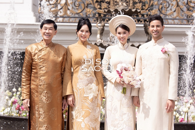 ao-dai-to-sen-cua-tien-nguyen00006-176535297487664647885.jpg