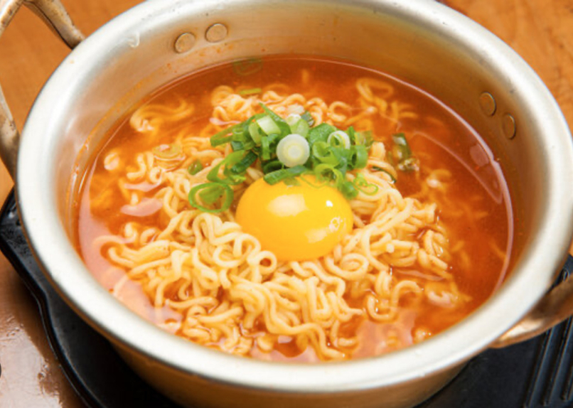 Giáo sư Nhật chỉ mặt 10 món ăn người Việt “nghiện” mỗi ngày đang âm thầm &quot;phá thận&quot; - Ảnh 1.