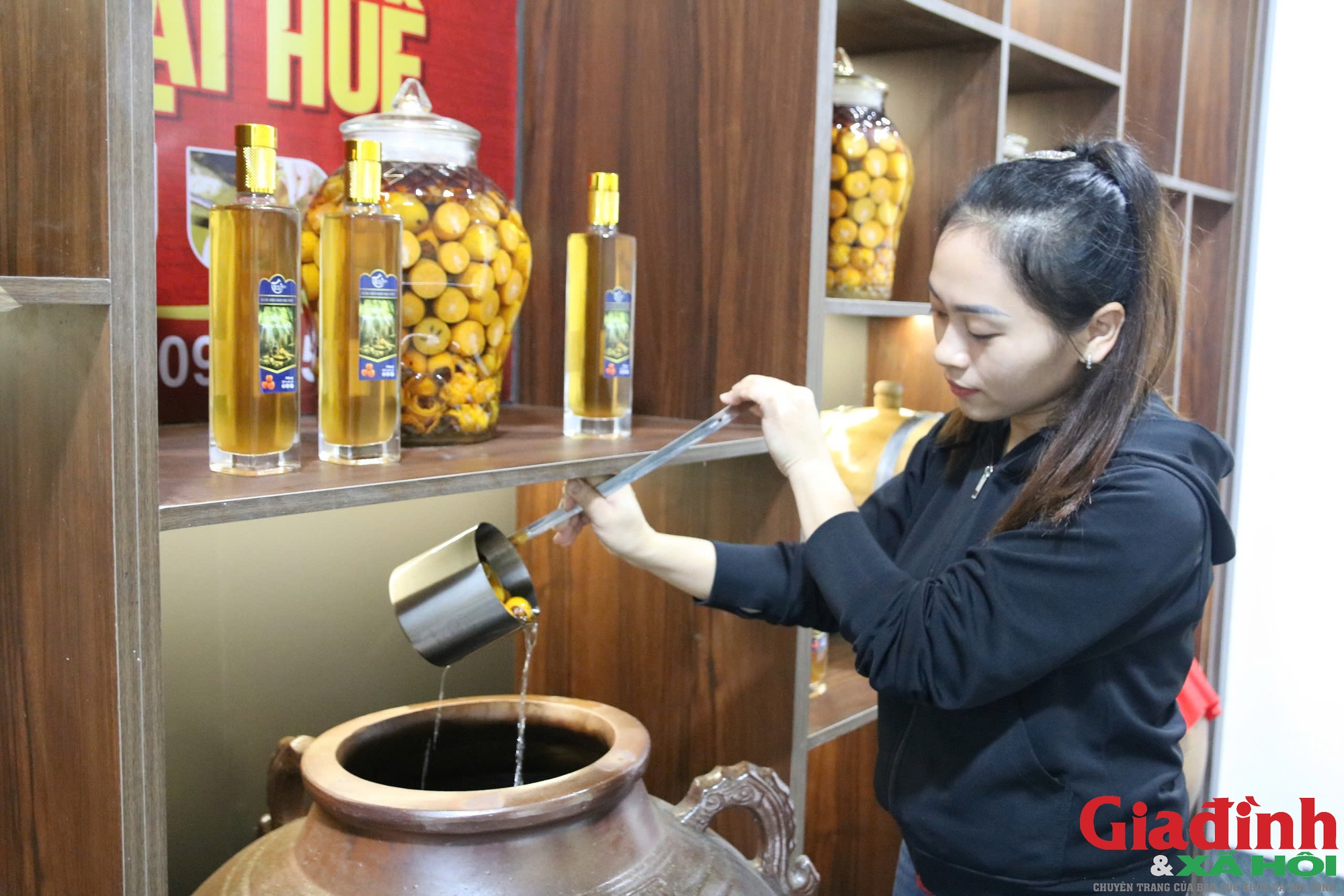 Chàng trai bỏ việc lương cao ở nước ngoài về quê ủ rượu hồng - Ảnh 10. Chàng trai bỏ việc lương cao ở nước ngoài về quê ủ rượu hồng - Ảnh 10.