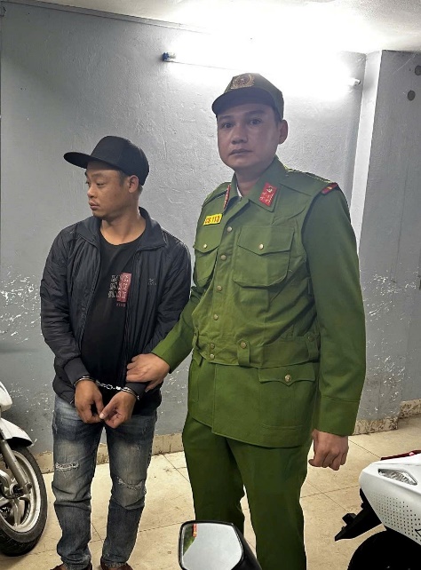 Tóm gọn đối tượng trộm xe máy trong đêm khi đang tìm chỗ tiêu thụ - Ảnh 1. Tóm gọn đối tượng trộm xe máy trong đêm khi đang tìm chỗ tiêu thụ - Ảnh 1.