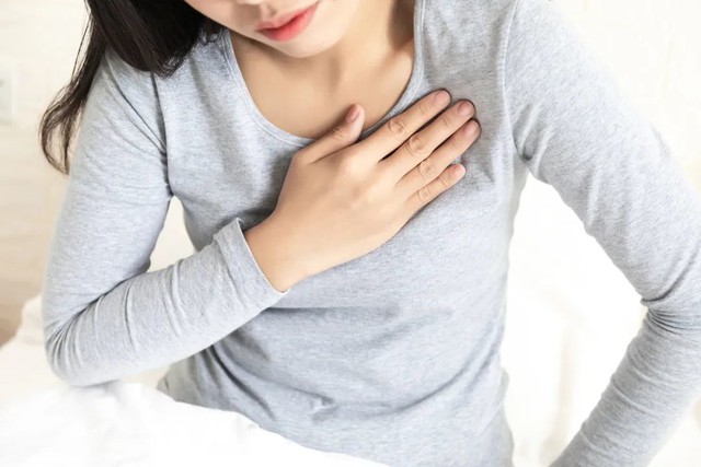 Sáng dậy mà thấy 4 điều này thì đừng đổ tại ‘ngủ chưa đủ’ nữa: Cơ thể đang kêu cứu vì mỡ máu quá cao! - Ảnh 2.