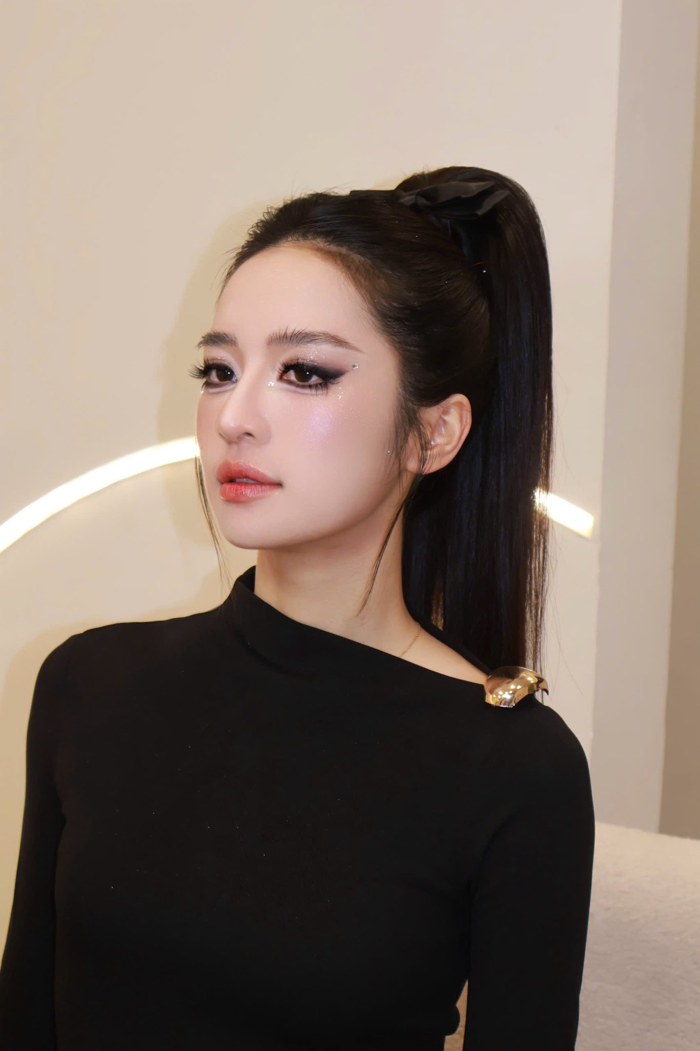 Nữ giảng viên đại học Lê Hà Trang tỏa sáng tại Miss World Vietnam 2025 - Ảnh 13. Nữ giảng viên đại học Lê Hà Trang tỏa sáng tại Miss World Vietnam 2025 - Ảnh 13.