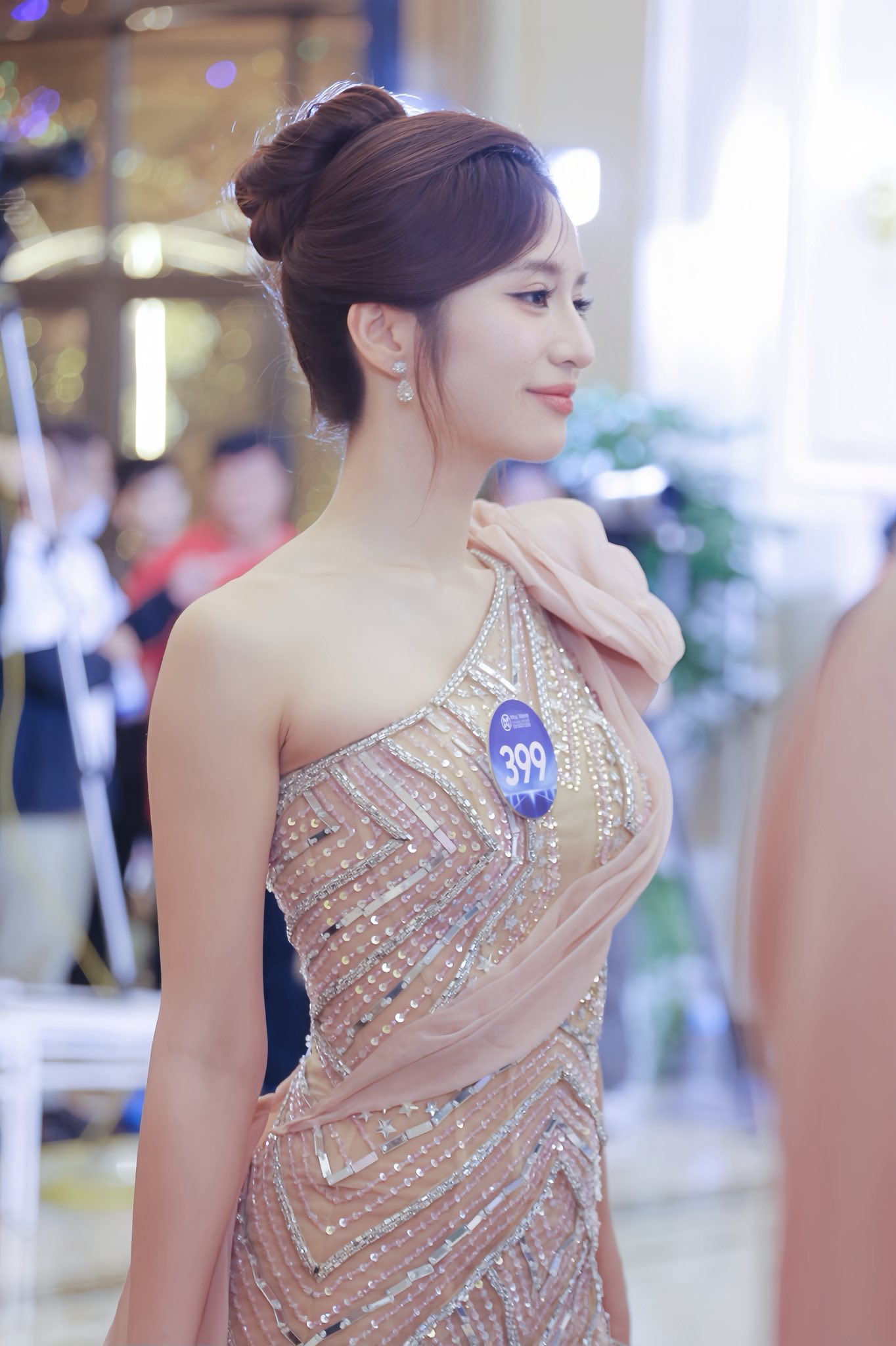 Nữ giảng viên đại học Lê Hà Trang tỏa sáng tại Miss World Vietnam 2025 - Ảnh 4. Nữ giảng viên đại học Lê Hà Trang tỏa sáng tại Miss World Vietnam 2025 - Ảnh 4.