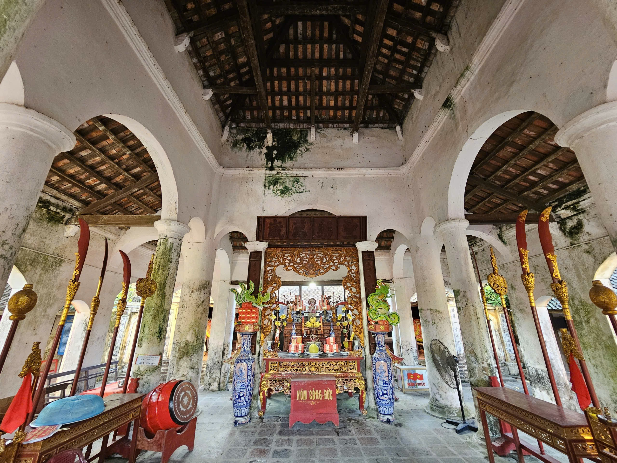 Đền Xám Ninh Bình: Di tích linh thiêng đang dần phai nhạt theo thời gian - Ảnh 4. Đền Xám Ninh Bình: Di tích linh thiêng đang dần phai nhạt theo thời gian - Ảnh 4.