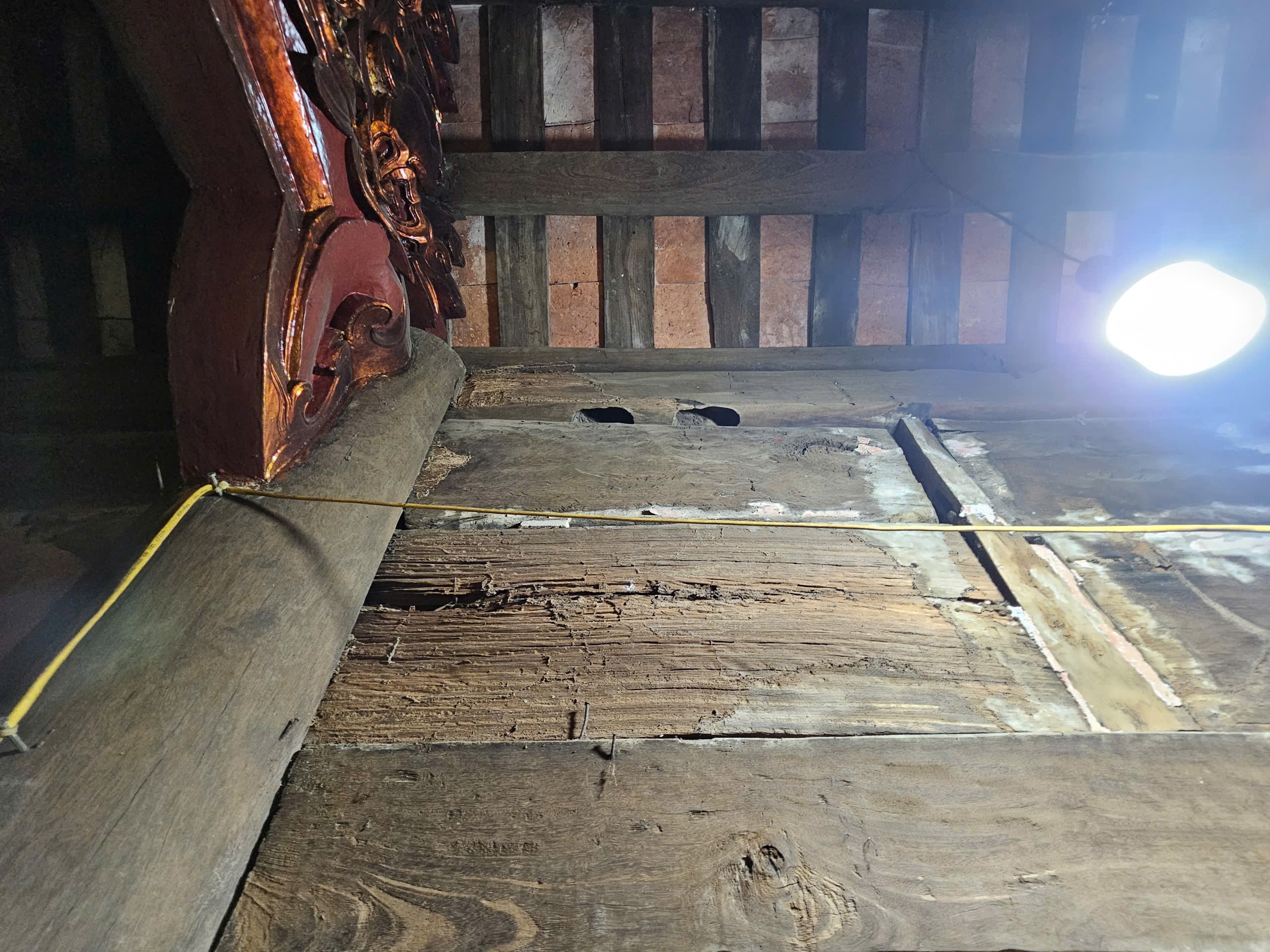 Đền Xám Ninh Bình: Di tích linh thiêng đang dần phai nhạt theo thời gian - Ảnh 7. Đền Xám Ninh Bình: Di tích linh thiêng đang dần phai nhạt theo thời gian - Ảnh 7.