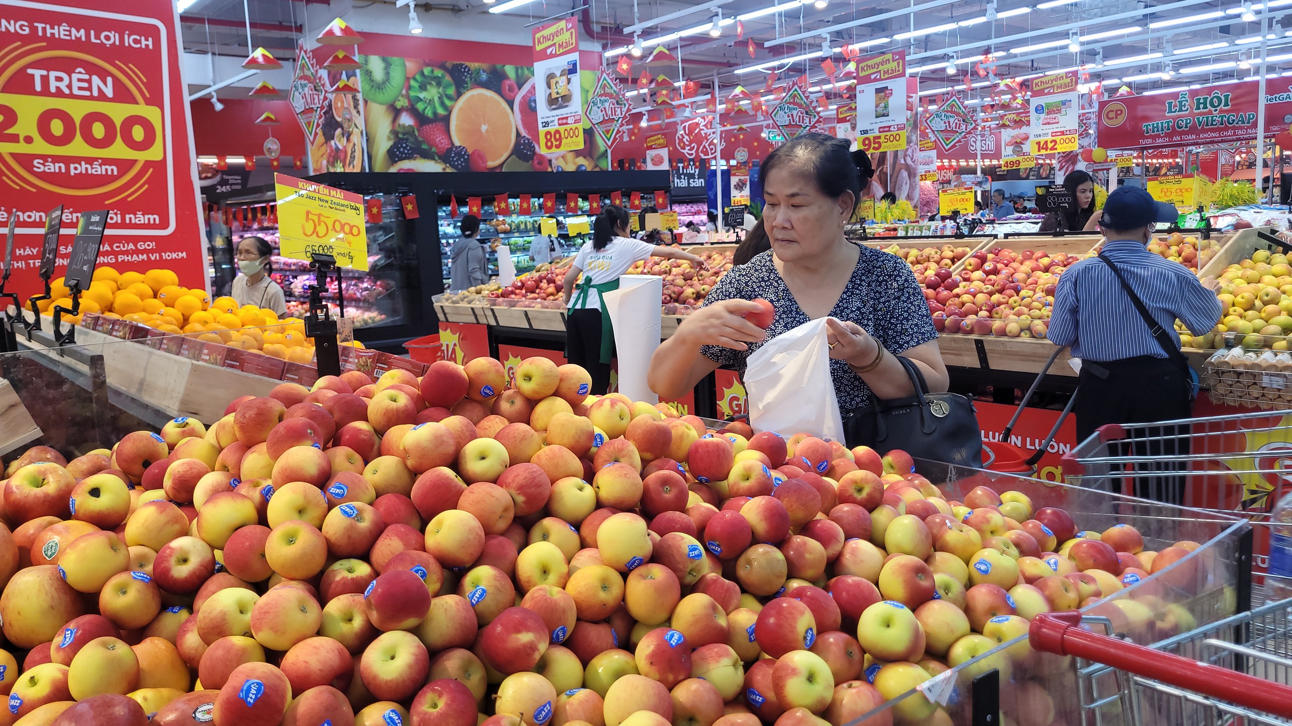 Tăng cường bảo vệ người tiêu dùng với các chương trình khuyến mại hấp dẫn cuối tuần - Ảnh 7. Tăng cường bảo vệ người tiêu dùng với các chương trình khuyến mại hấp dẫn cuối tuần - Ảnh 7.