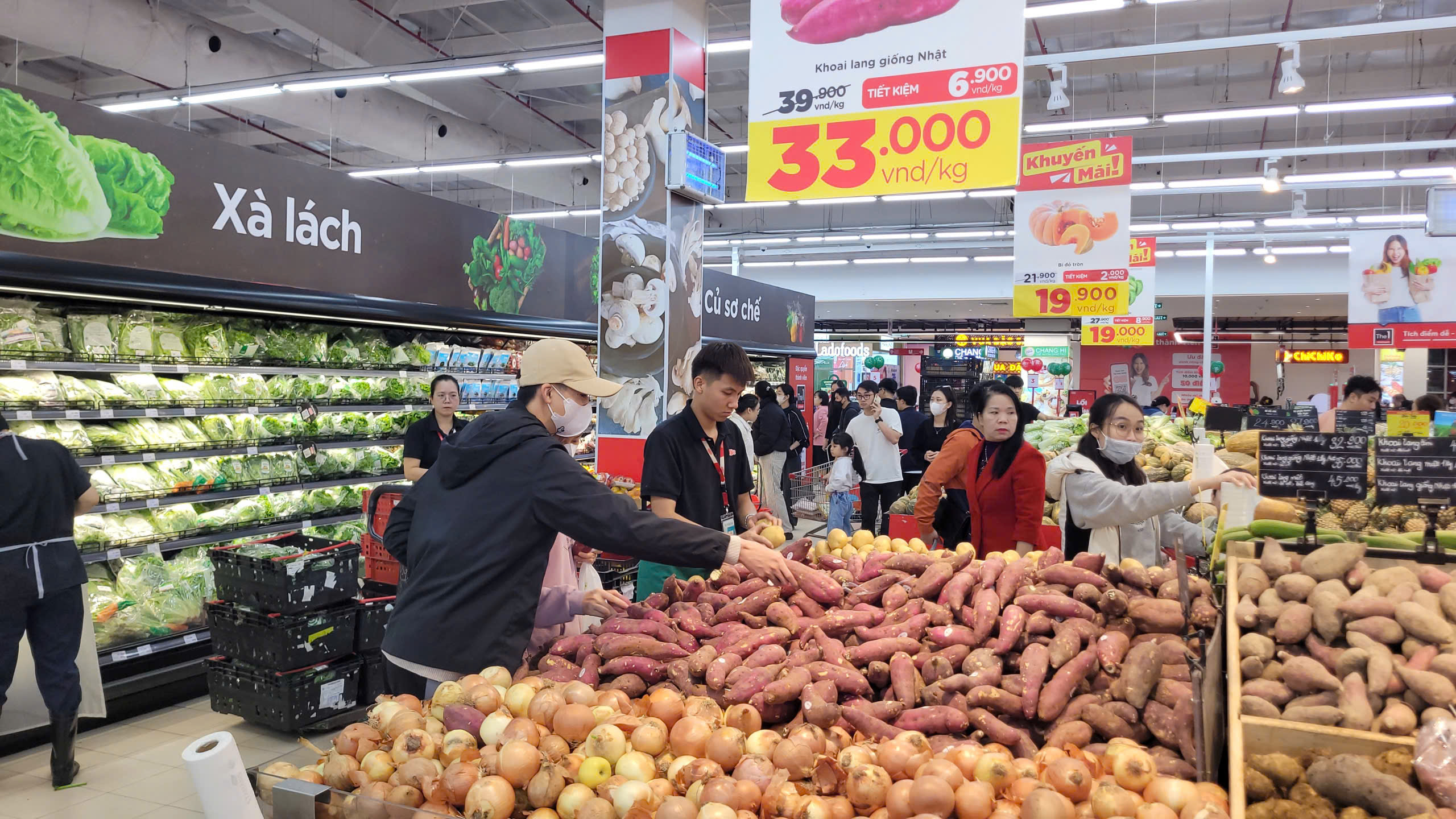 Tăng cường bảo vệ người tiêu dùng với các chương trình khuyến mại hấp dẫn cuối tuần - Ảnh 3. Tăng cường bảo vệ người tiêu dùng với các chương trình khuyến mại hấp dẫn cuối tuần - Ảnh 3.