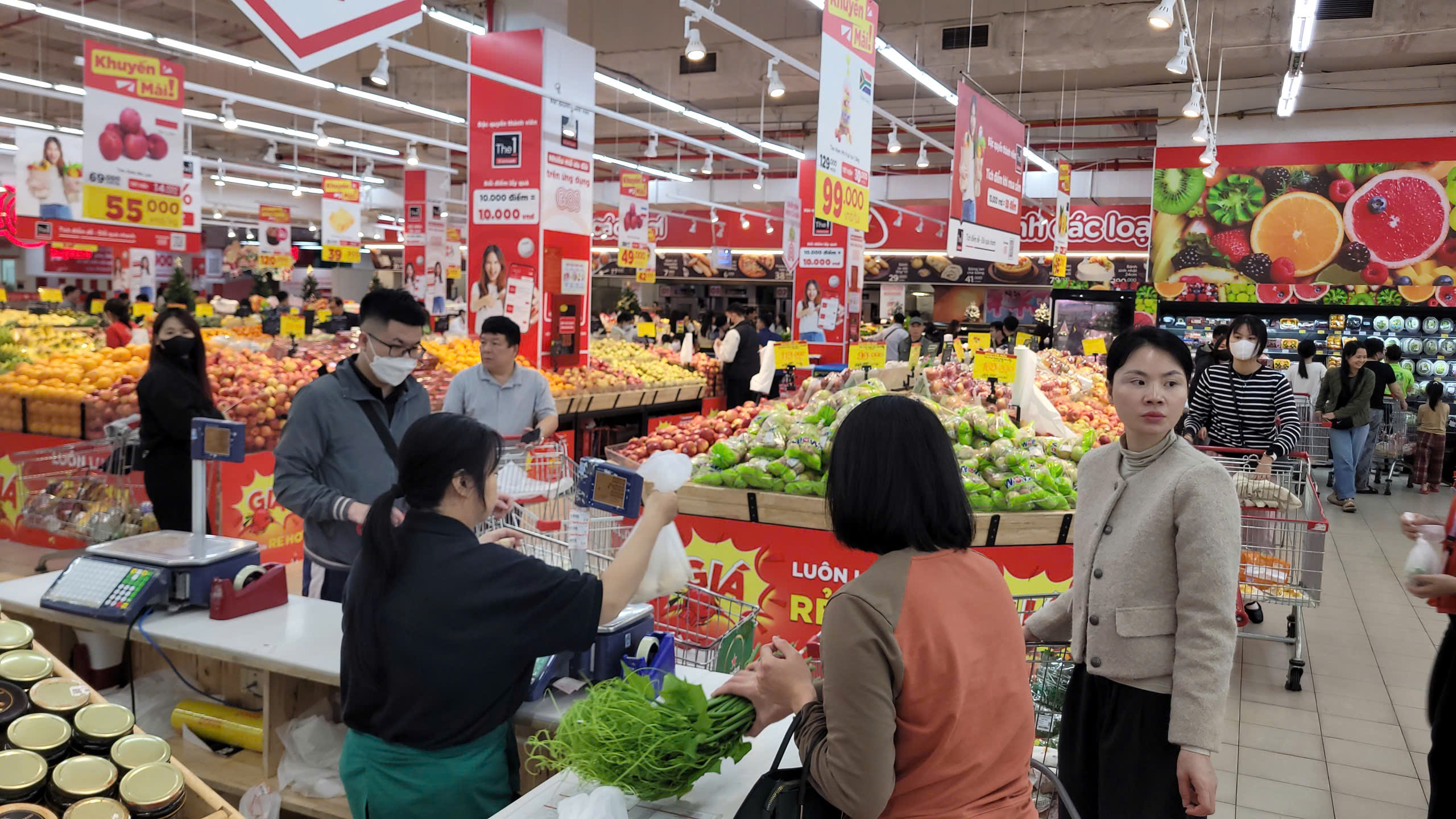 Tăng cường bảo vệ người tiêu dùng với các chương trình khuyến mại hấp dẫn cuối tuần - Ảnh 6. Tăng cường bảo vệ người tiêu dùng với các chương trình khuyến mại hấp dẫn cuối tuần - Ảnh 6.