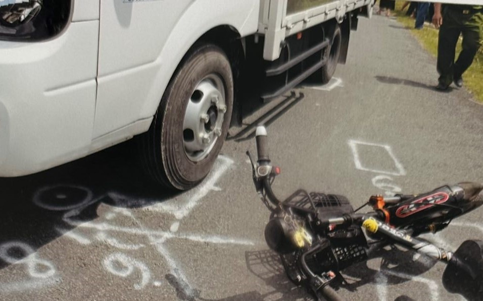 Tìm người liên quan vụ tai nạn khiến một học sinh ở Huế tử vong thương tâm - Ảnh 2. Tìm người liên quan vụ tai nạn khiến một học sinh ở Huế tử vong thương tâm - Ảnh 2.