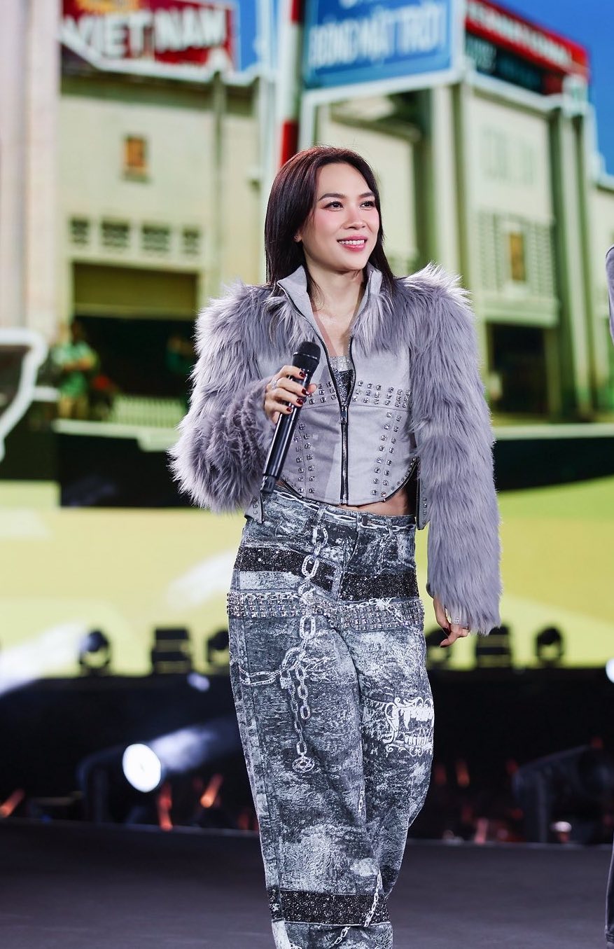 Mỹ Tâm hiếm hoi diện đồ xuyên thấu - Ảnh 8. Mỹ Tâm hiếm hoi diện đồ xuyên thấu - Ảnh 8.