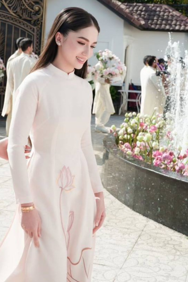 bạn gái con trai tỉ phú Johnathan Hạnh Nguyễn - Ảnh 2. bạn gái con trai tỉ phú Johnathan Hạnh Nguyễn - Ảnh 2.