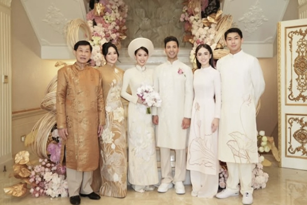 bạn gái con trai tỉ phú Johnathan Hạnh Nguyễn - Ảnh 3. bạn gái con trai tỉ phú Johnathan Hạnh Nguyễn - Ảnh 3.