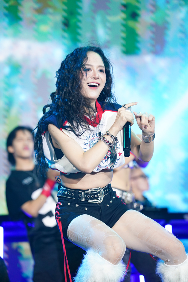 Long Oliver & Bom làm 'nóng' Thủ đô với Lễ hội âm nhạc sôi động chưa từng có - Ảnh 1. Long Oliver & Bom làm 'nóng' Thủ đô với Lễ hội âm nhạc sôi động chưa từng có - Ảnh 1.