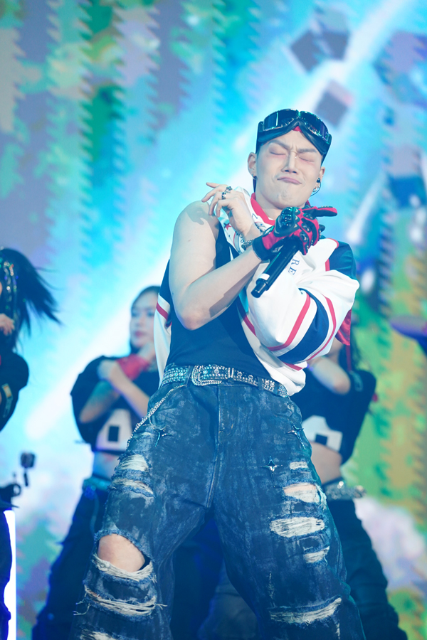 Long Oliver & Bom làm 'nóng' Thủ đô với Lễ hội âm nhạc sôi động chưa từng có - Ảnh 2. Long Oliver & Bom làm 'nóng' Thủ đô với Lễ hội âm nhạc sôi động chưa từng có - Ảnh 2.