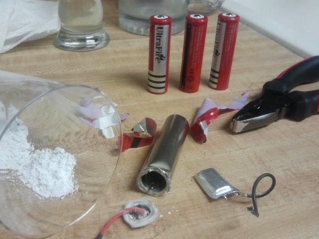 Pin Bảo Hùng cam kết chỉ phân phối hàng chính hãng, để người tiêu dùng an tâm sử dụng - Ảnh 1. Pin Bảo Hùng cam kết chỉ phân phối hàng chính hãng, để người tiêu dùng an tâm sử dụng - Ảnh 1.