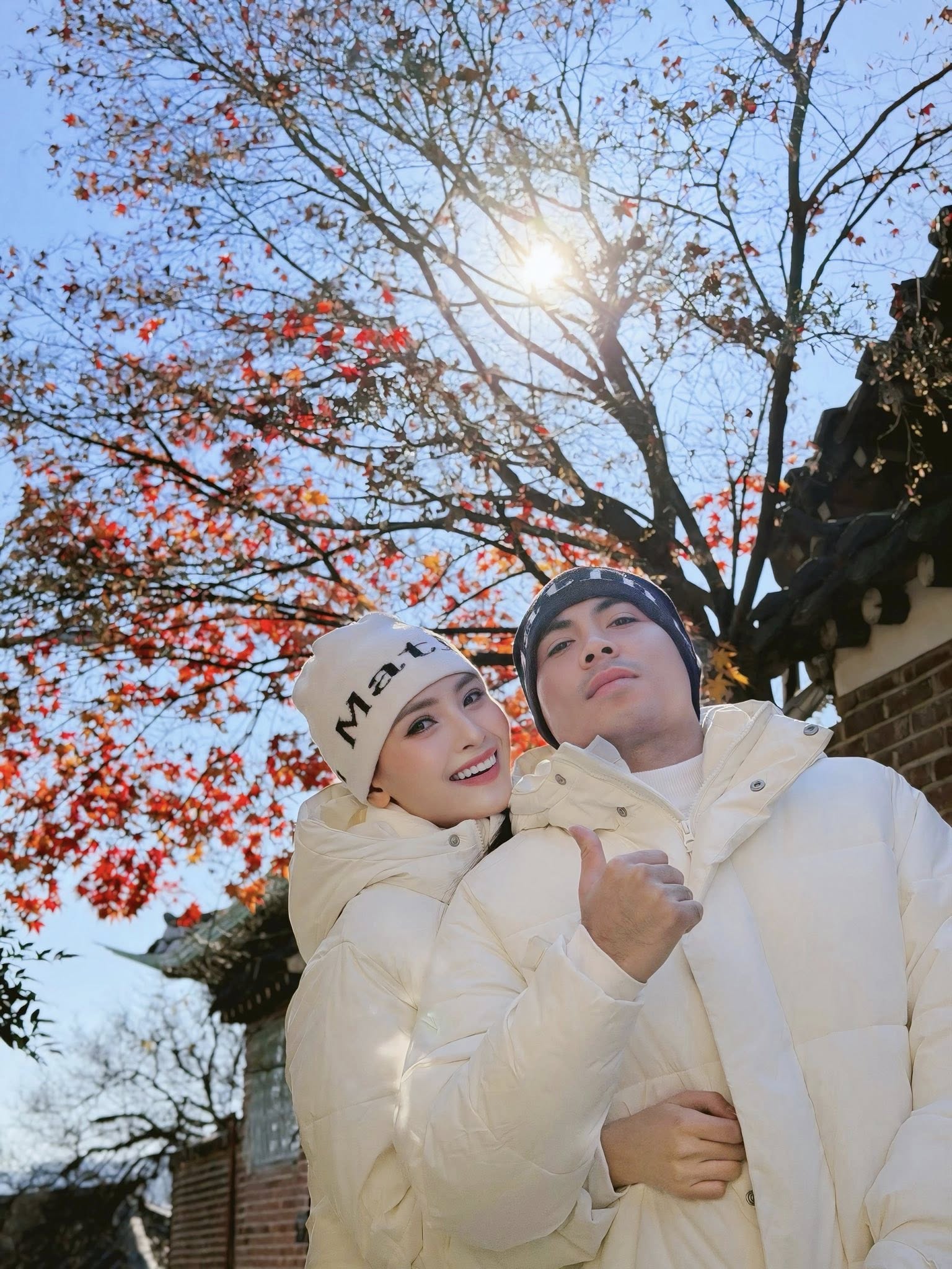 Cầu thủ Đức Huy cầu hôn MC Huyền Trang trong chuyến du lịch Hàn Quốc - Ảnh 3. Cầu thủ Đức Huy cầu hôn MC Huyền Trang trong chuyến du lịch Hàn Quốc - Ảnh 3.