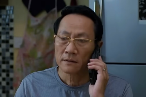 Ông Phi và chuyện nợ nần Trong Gia đình trái dấu: Cuộc gọi bất ngờ lúc ăn cơm - Ảnh 3. Ông Phi và chuyện nợ nần Trong Gia đình trái dấu: Cuộc gọi bất ngờ lúc ăn cơm - Ảnh 3.