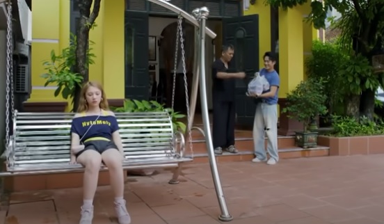 Ông Phi và chuyện nợ nần Trong Gia đình trái dấu: Cuộc gọi bất ngờ lúc ăn cơm - Ảnh 1. Ông Phi và chuyện nợ nần Trong Gia đình trái dấu: Cuộc gọi bất ngờ lúc ăn cơm - Ảnh 1.