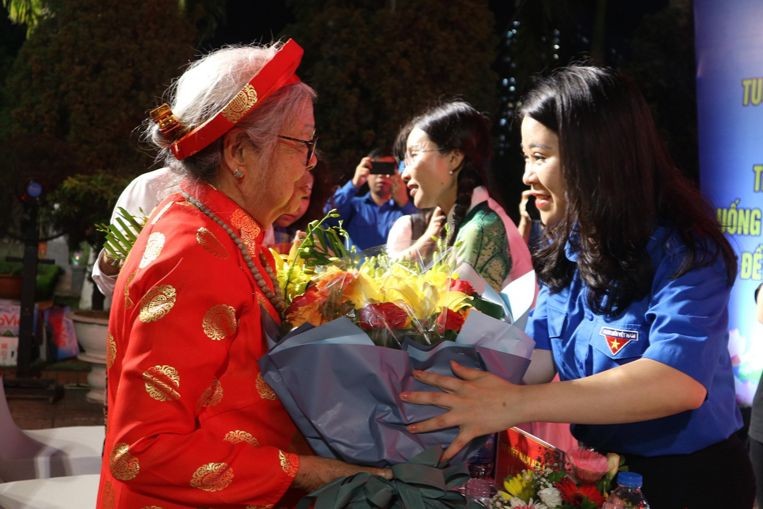 Quà Tết Hà Nội 2026: Hơn 1 , 16 triệu suất quà dành cho người có công và hộ nghèo - Ảnh 2. Quà Tết Hà Nội 2026: Hơn 1 , 16 triệu suất quà dành cho người có công và hộ nghèo - Ảnh 2.