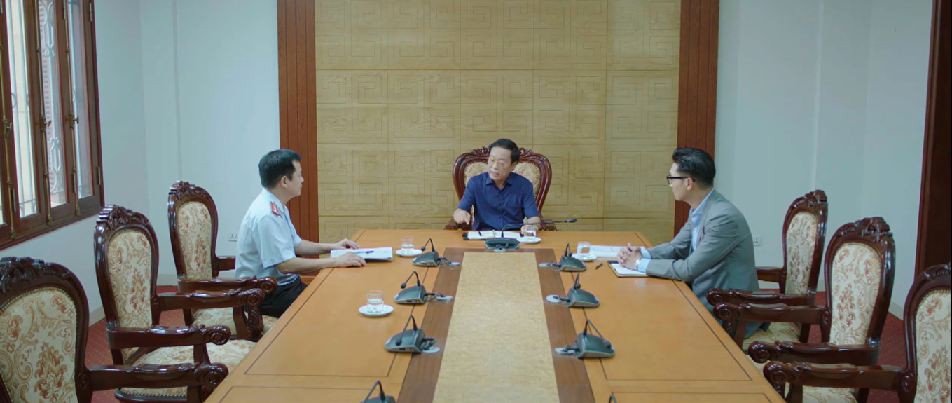 Lằn ranh - Tập 31: Triển được em họ Trinh “chăm sóc” - Ảnh 1. Lằn ranh - Tập 31: Triển được em họ Trinh “chăm sóc” - Ảnh 1.