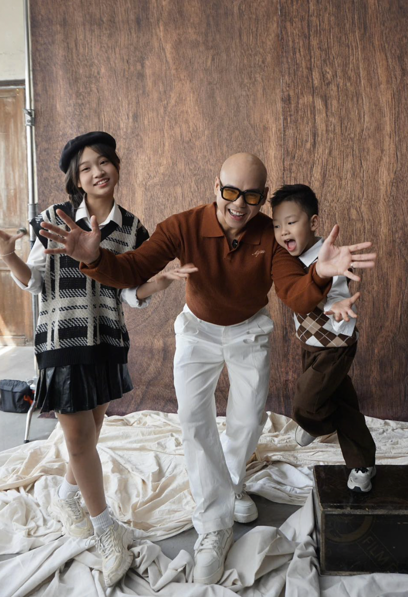 Con g&aacute;i Phan Đinh T&ugrave;ng gi&agrave;nh giải nhất cuộc thi vẽ tại Bảo t&agrave;ng Louvre - Ảnh 8.