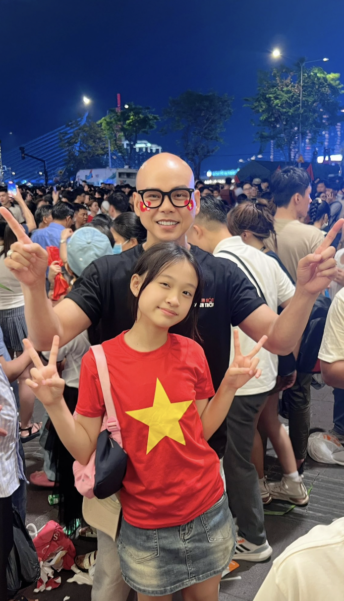 Con g&aacute;i Phan Đinh T&ugrave;ng gi&agrave;nh giải nhất cuộc thi vẽ tại Bảo t&agrave;ng Louvre - Ảnh 7.