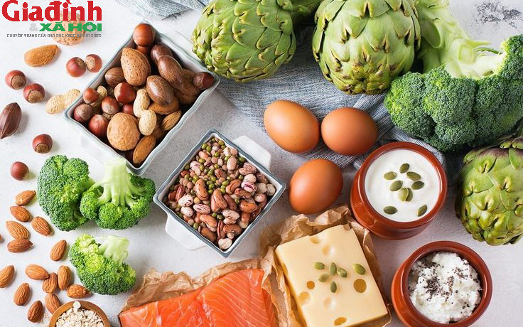 Người bị suy thận n&ecirc;n ăn g&igrave;? B&aacute;c sĩ chỉ r&otilde; lượng đạm, muối v&agrave; nước cần kiểm so&aacute;t mỗi ng&agrave;y