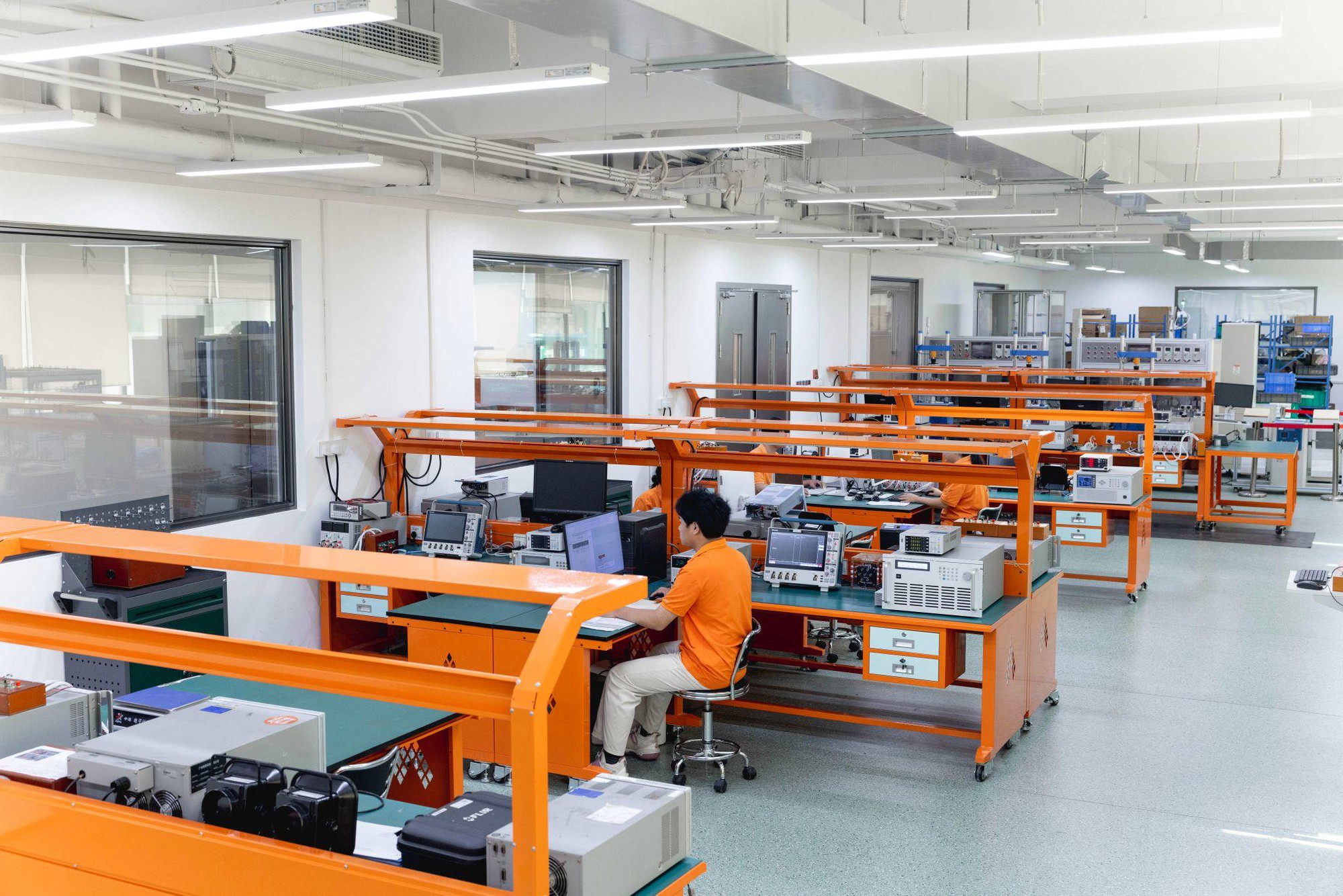 HQT Logistics đưa giải ph&aacute;p bộ sạc gần hơn với hạ tầng năng lượng trong nước - Ảnh 3.