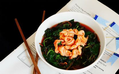 Loại rau gi&uacute;p ngăn ngừa t&igrave;nh trạng thiếu m&aacute;u, gi&aacute; v&agrave;i ngh&igrave;n một b&oacute;, b&aacute;n đầy chợ Việt - Ảnh 4.