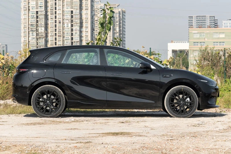 Hatchback gi&aacute; 360 triệu đồng thiết kế thể thao, c&ocirc;ng suất 218 m&atilde; lực, hiệu năng vượt trội, rẻ chỉ ngang Kia Morning, Hyundai Grand i10  - Ảnh 3.