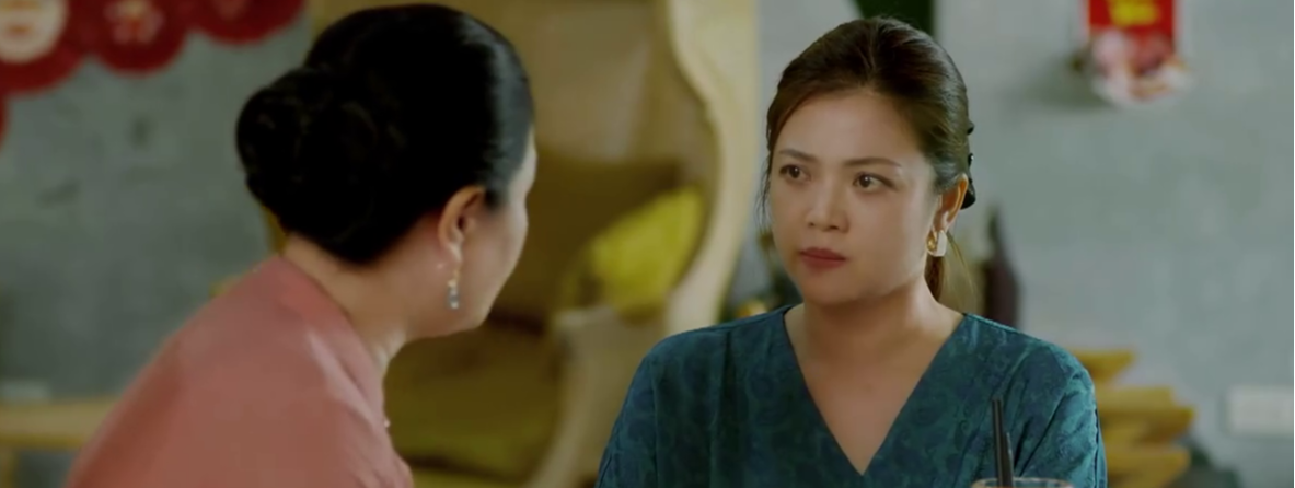 Bà Ánh tá hỏa khi thấy vết son lạ trên áo của chồng - Ảnh 2. Bà Ánh tá hỏa khi thấy vết son lạ trên áo của chồng - Ảnh 2.