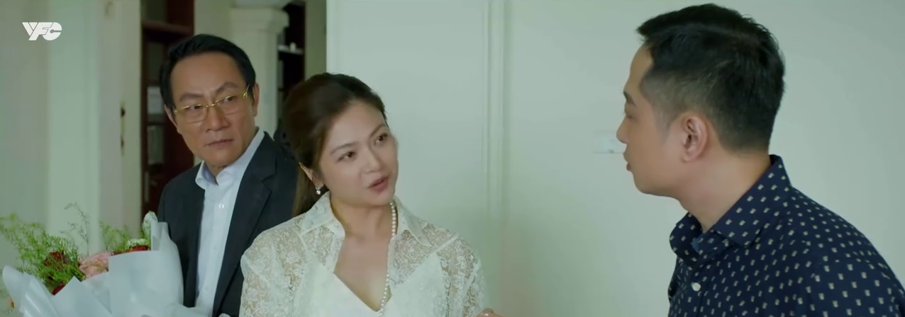 Bà Ánh tá hỏa khi thấy vết son lạ trên áo của chồng - Ảnh 3. Bà Ánh tá hỏa khi thấy vết son lạ trên áo của chồng - Ảnh 3.