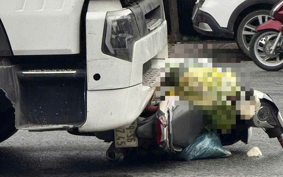 Va chạm ô tô đầu kéo trên QL5, người phụ nữ 31 tuổi tử vong