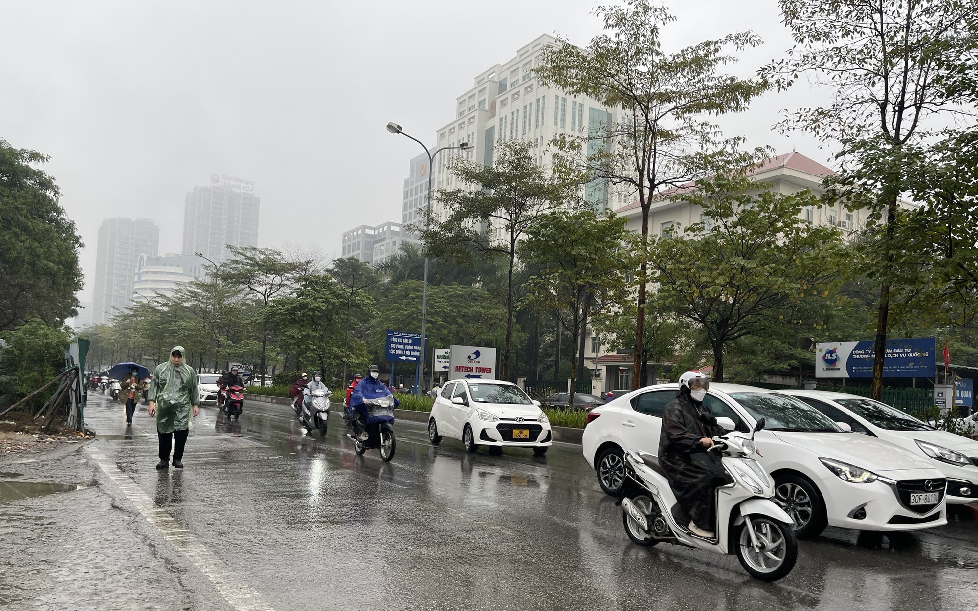 Tin mới nhất về khối không khí lạnh tăng cường tràn về, gây mưa rét ở Hà Nội và miền Bắc