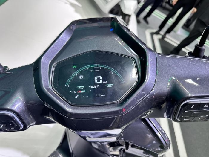 Xe máy điện giá rẻ 42 triệu đồng sánh ngang SH Mode và Vision - Ảnh 6. Xe máy điện giá rẻ 42 triệu đồng sánh ngang SH Mode và Vision - Ảnh 6.