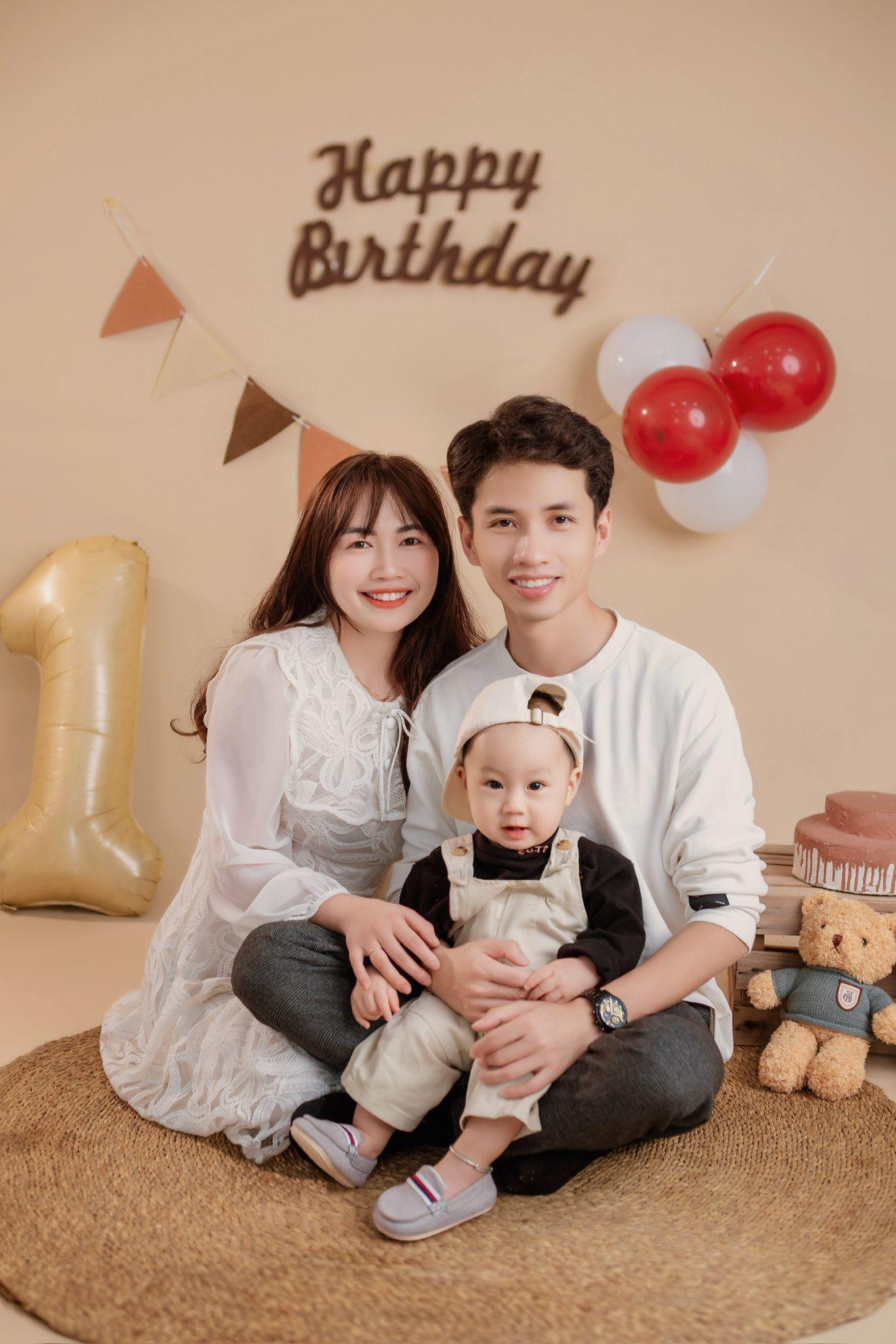 Yêu người lính: ‘Yêu kỷ luật, sự hy sinh và cả những khoảng trống khi anh vắng nhà’ - Ảnh 1. Yêu người lính: ‘Yêu kỷ luật, sự hy sinh và cả những khoảng trống khi anh vắng nhà’ - Ảnh 1.