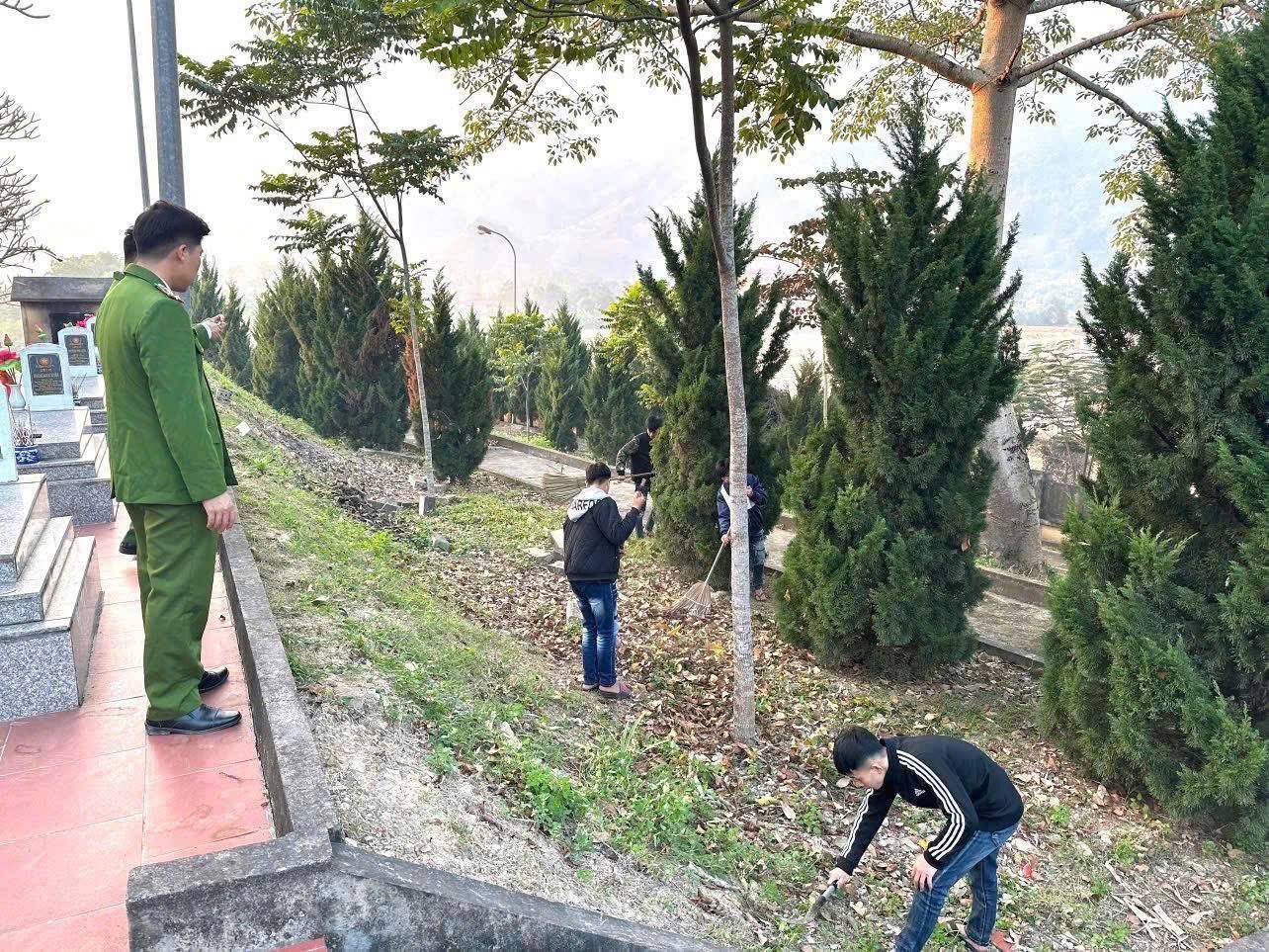 Gần 30 thanh thiếu niên ở Lào Cai bị xử phạt vì phóng nhanh , rú ga gây rối - Ảnh 3. Gần 30 thanh thiếu niên ở Lào Cai bị xử phạt vì phóng nhanh , rú ga gây rối - Ảnh 3.