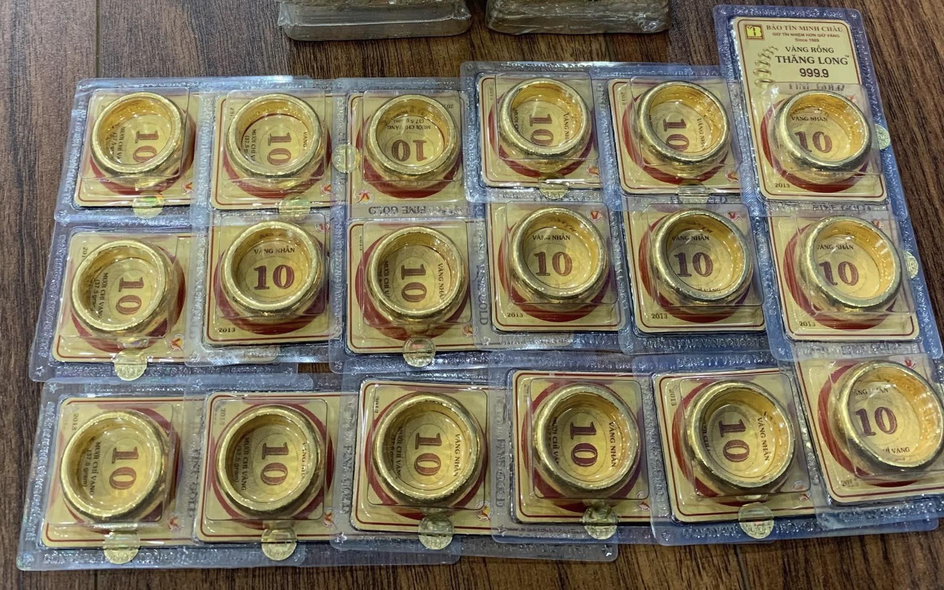 Gi&aacute; v&agrave;ng h&ocirc;m nay 22 / 12: V&agrave;ng SJC , Bảo T&iacute;n Minh Ch&acirc;u , Doji , PNJ biến động mạnh - Ảnh 1.