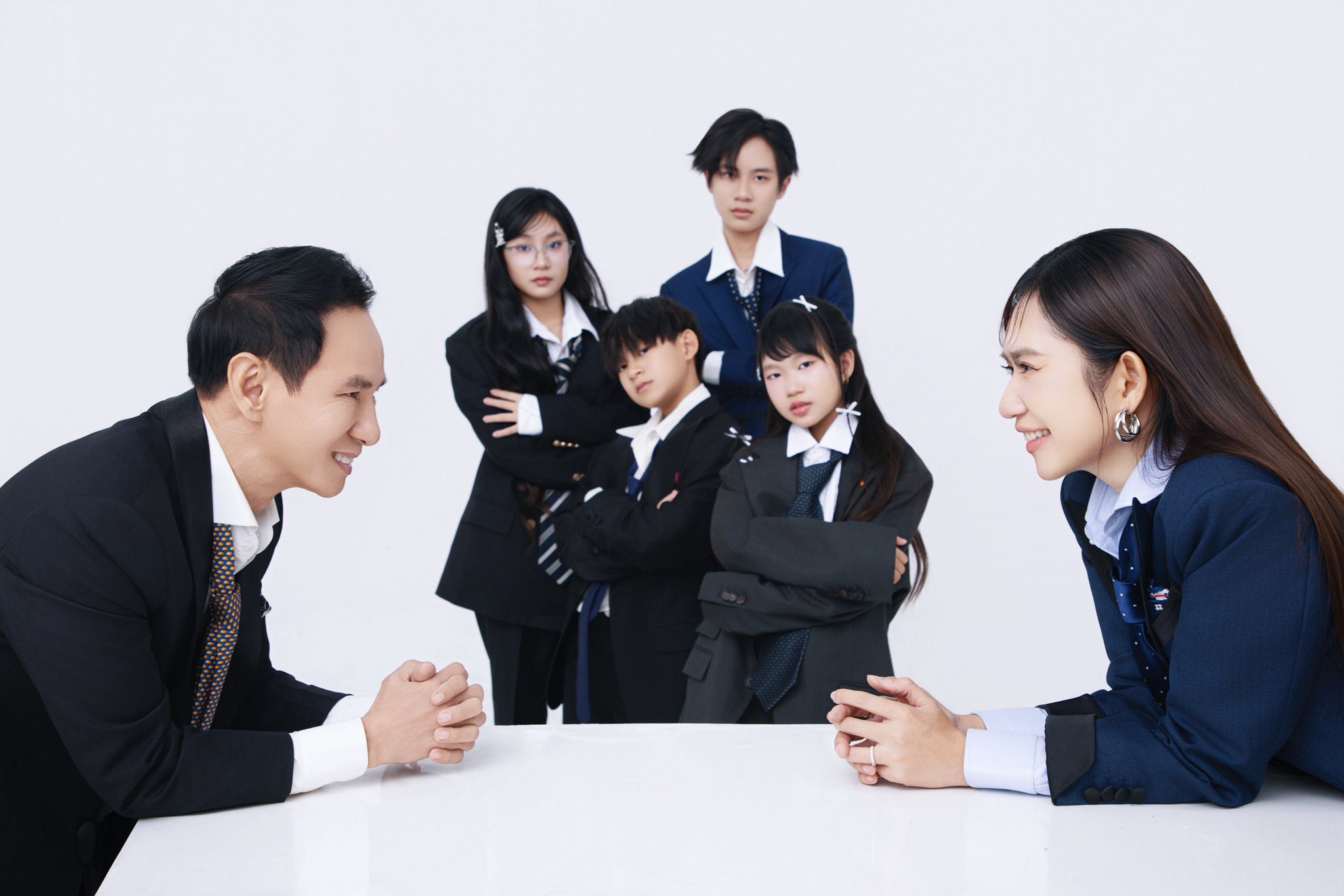 L&yacute; Hải v&agrave; Minh H&agrave; kỷ niệm 15 năm ng&agrave;y cưới hạnh ph&uacute;c b&ecirc;n 4 con - Ảnh 2.