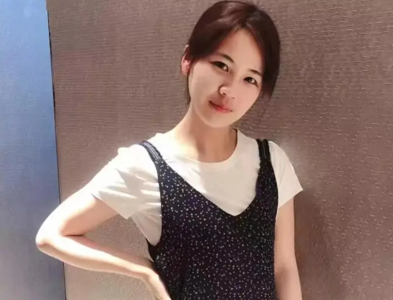 Bí ẩn đằng sau thu nhập hơn 747 triệu đồng/tháng, sống trong biệt thự, đi xe sang của người phụ nữ 32 tuổi - Ảnh 1. Bí ẩn đằng sau thu nhập hơn 747 triệu đồng/tháng, sống trong biệt thự, đi xe sang của người phụ nữ 32 tuổi - Ảnh 1.