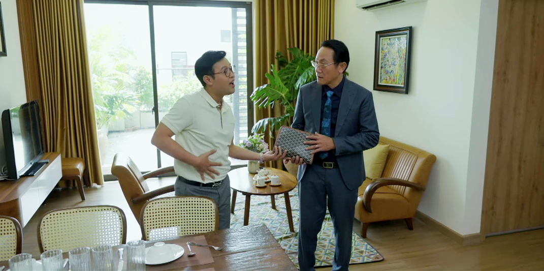 NSƯT Th&aacute;i Sơn g&acirc;y ' b&atilde;o mạng ' với vai kh&aacute;ch mua nh&agrave; trong Gia đ&igrave;nh tr&aacute;i dấu - Ảnh 3.