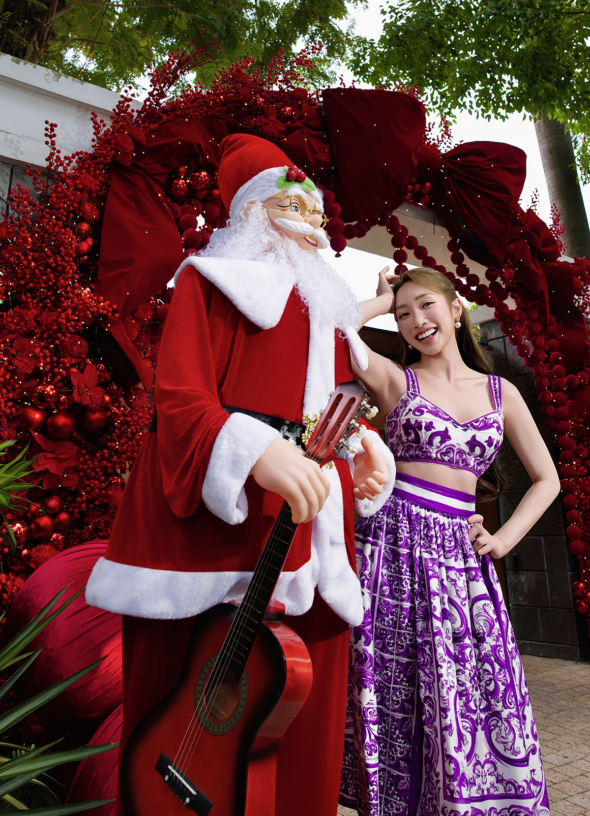 Vợ Chi Bảo trang ho&agrave;ng biệt thự đ&oacute;n Noel - Ảnh 2.