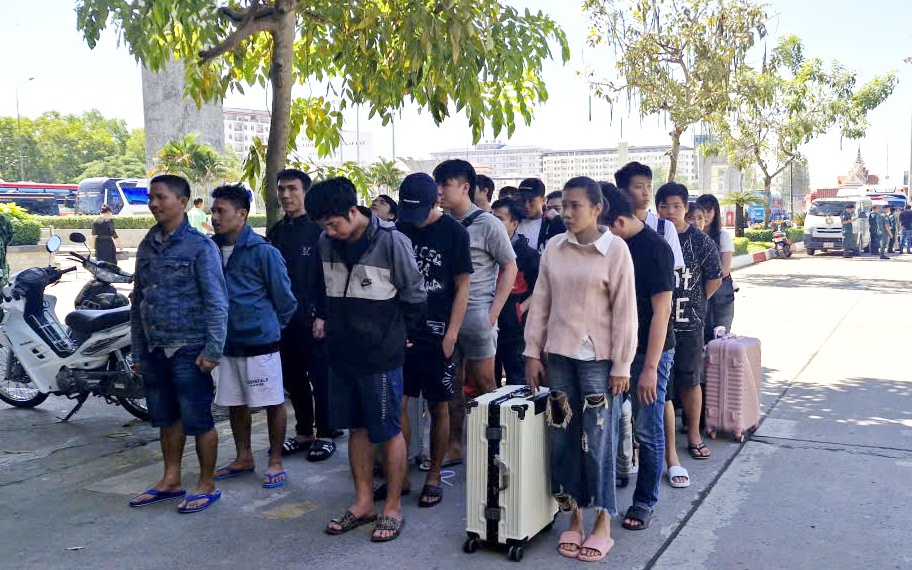 Lợi dụng quan hệ bạn b&egrave;, người quen để dụ dỗ đưa sang Campuchia v&agrave;o s&ograve;ng bạc, c&ocirc;ng ty lừa đảo - Ảnh 3.