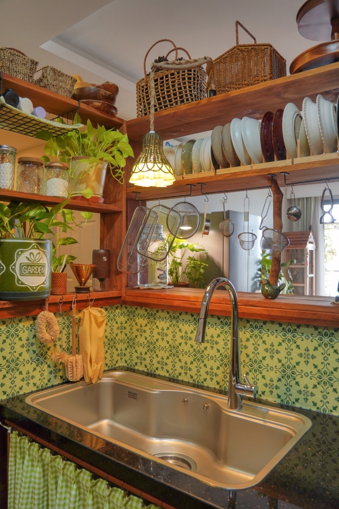 8X biến g&oacute;c nh&agrave; 3 m2 th&agrave;nh căn bếp cảm hứng Ghibli Nhật Bản - Ảnh 6.