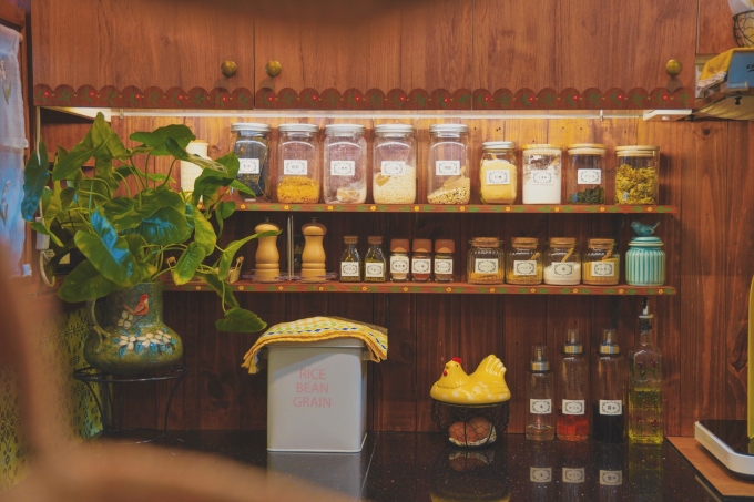 8X biến g&oacute;c nh&agrave; 3 m2 th&agrave;nh căn bếp cảm hứng Ghibli Nhật Bản - Ảnh 8.