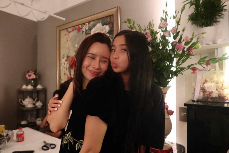 Hồ Ho&agrave;i Anh khoe khoảnh khắc hạnh ph&uacute;c b&ecirc;n 2 con g&aacute;i xinh đẹp của m&igrave;nh - Ảnh 3.