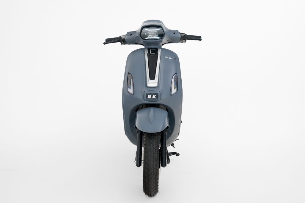 Xe máy điện giá 20 , 5 triệu đồng tại Việt Nam: Thiết kế Ý , động cơ mạnh mẽ - Ảnh 2. Xe máy điện giá 20 , 5 triệu đồng tại Việt Nam: Thiết kế Ý , động cơ mạnh mẽ - Ảnh 2.