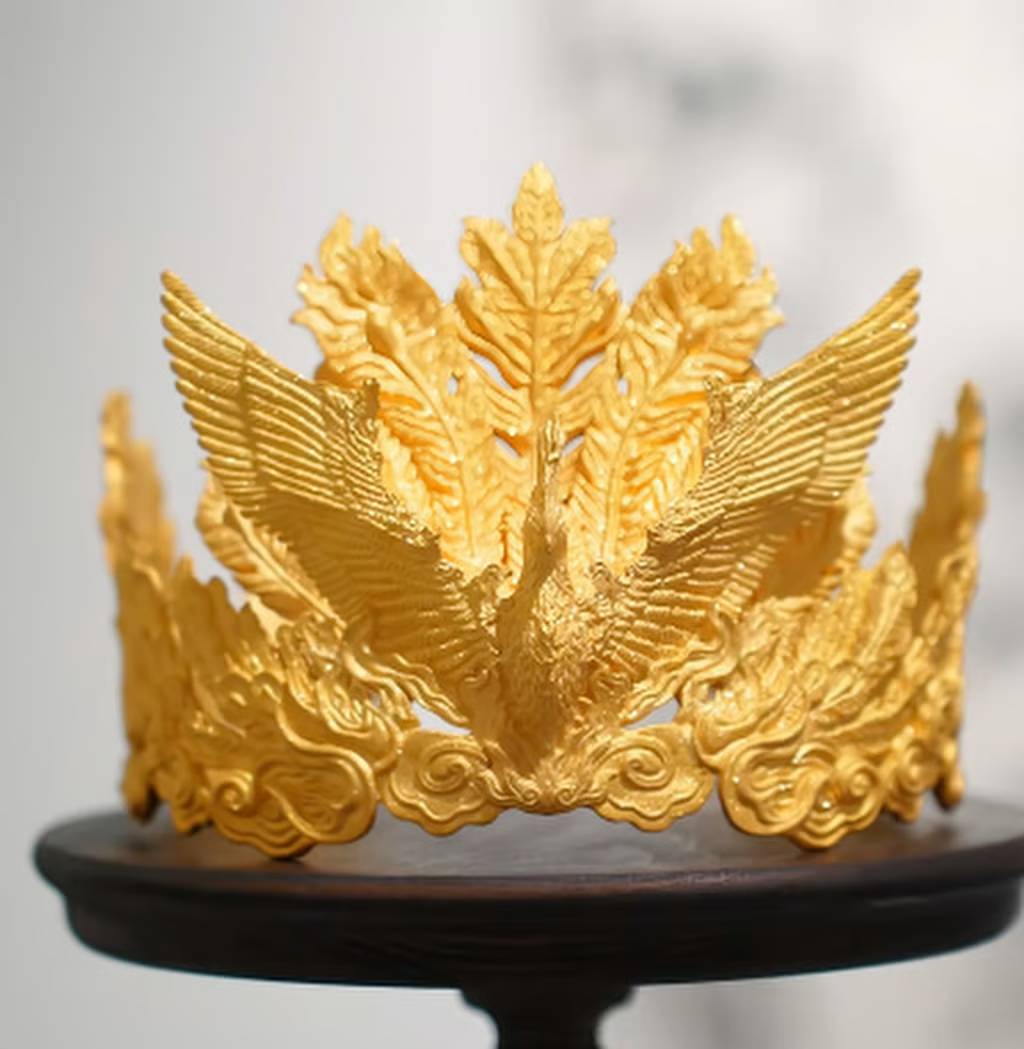 Mẹ mải chụp ảnh, con trai l&agrave;m vỡ chiếc vương miện hơn 7 tỷ đồng - Ảnh 3.